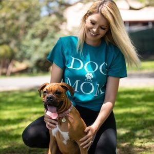 Dog Mom Pawz T shirt size M